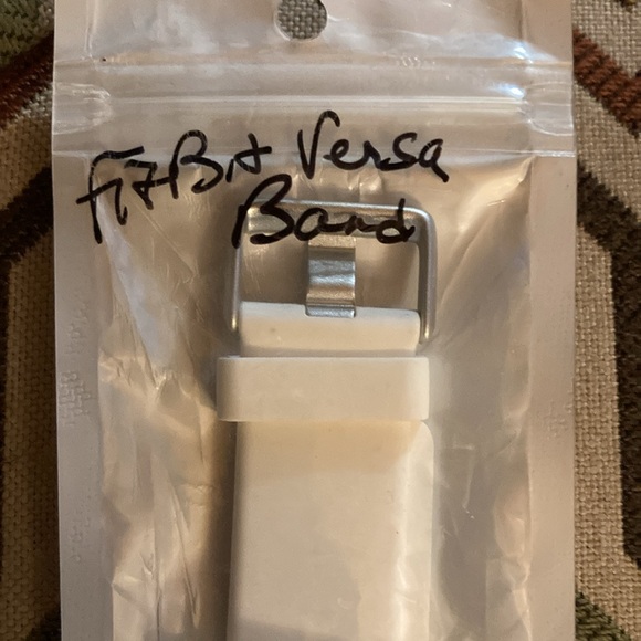 FIT BIT VERSA BAND REPLACEMENT - Picture 3 of 5